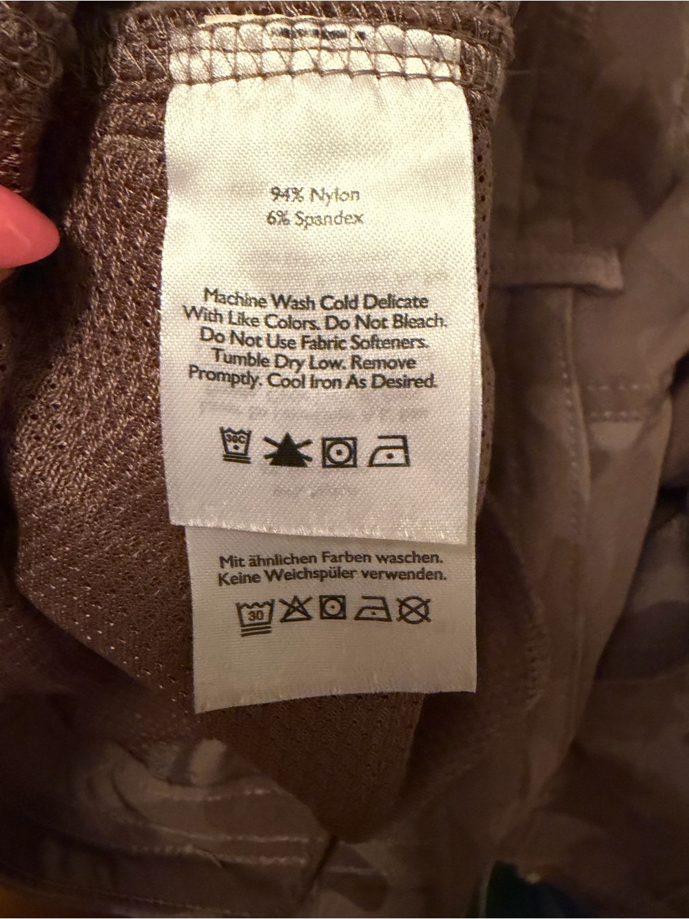 Eddie Bauer First Ascent Camo Hiking Cargo Shorts Women's 16 Stretch UPF - Picture 6 of 14
